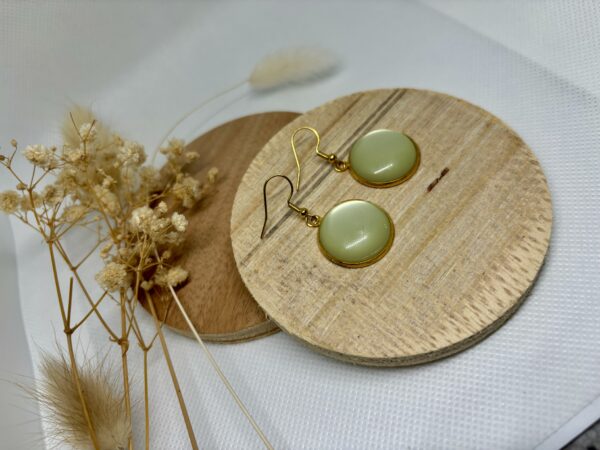 Lime cabochon (gold)